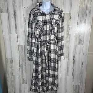 Elan Black White Midi Shirt Dress – Size Medium – Metallic Silver Thread Plaid